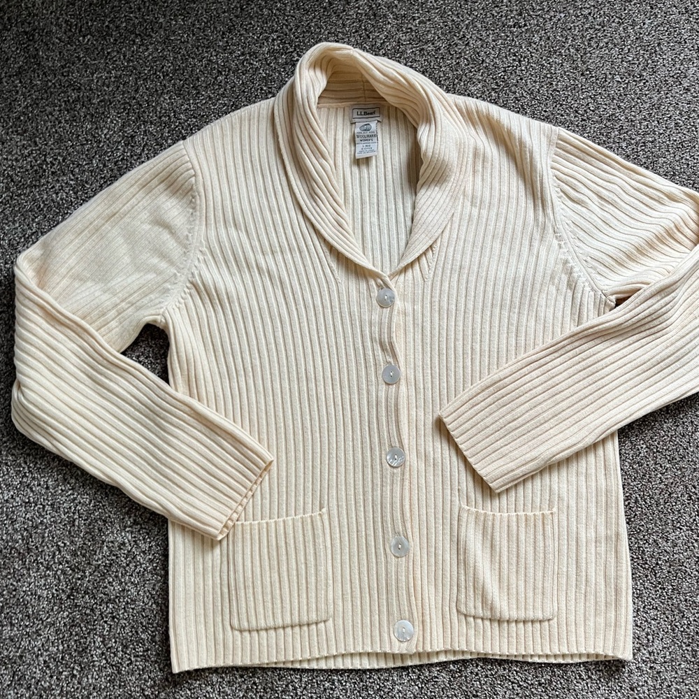 LL Bean 100% Merino Wool button down cardigan Yellow/cream Size Large